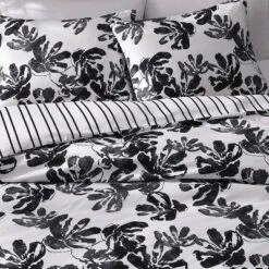 City Scene Soho Floral Duvet Set Black 16 City Scene Soho Floral Duvet Set Black -Bedding Discount Store GUEST 2728cbb3 ebff 481a a5a3 3058a1536a1d