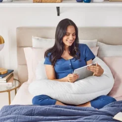 C-Shaped Pregnancy Pillow - Nüe By Novaform