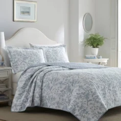 Blue Amberley Quilt Set - Laura Ashley®