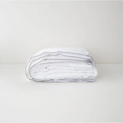 Lightweight Down Alternative Comforter - Tuft & Needle 4 Lightweight Down Alternative Comforter - Tuft & Needle - Image 4