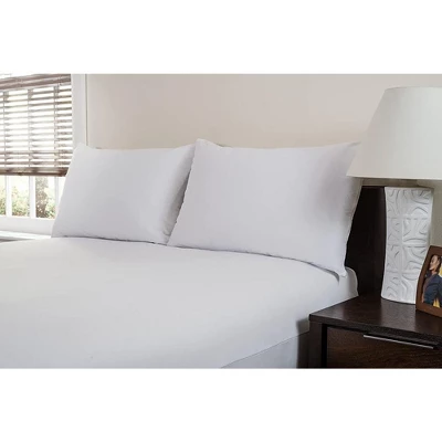 Guardmax Waterproof And Breathable Pillow Protector With Zipper- (4 Pack) 6 Guardmax Waterproof And Breathable Pillow Protector With Zipper- (4 Pack) - Image 6