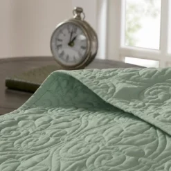 Vancouver Reversible Bedspread Set - Madison Park -Bedding Discount Store GUEST 94a0d6d4 ba46 4e90 89a8 480b952464ee