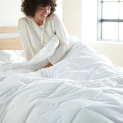 Beckham Hotel Collection Goose Down Alternative Lightweight Comforter 1600 Series -Bedding Discount Store GUEST 9d7706d1 cc37 4770 aa0a 4b8081b0c60d