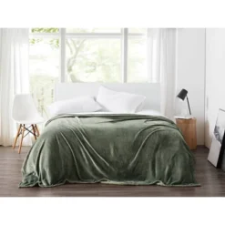 Cannon Twin XL Solid Plush Blanket Green: Cozy Polyester, Machine Washable, Year-Round Comfort